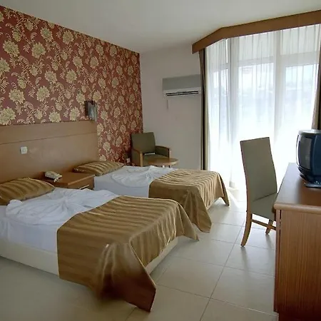 Surtel 3* クシャダス