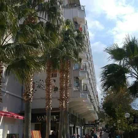 ホテル Surtel クシャダス