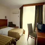 فندق Surtel 3*